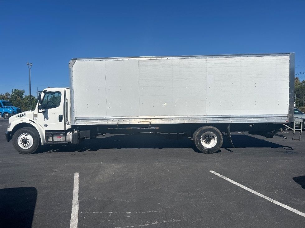 Medium Duty Box Truck-Light and Medium Duty Trucks-Freightliner-2020-M2-Louisville-KY-225,955\n\t\tmiles-$ 46,250 - Image 4
