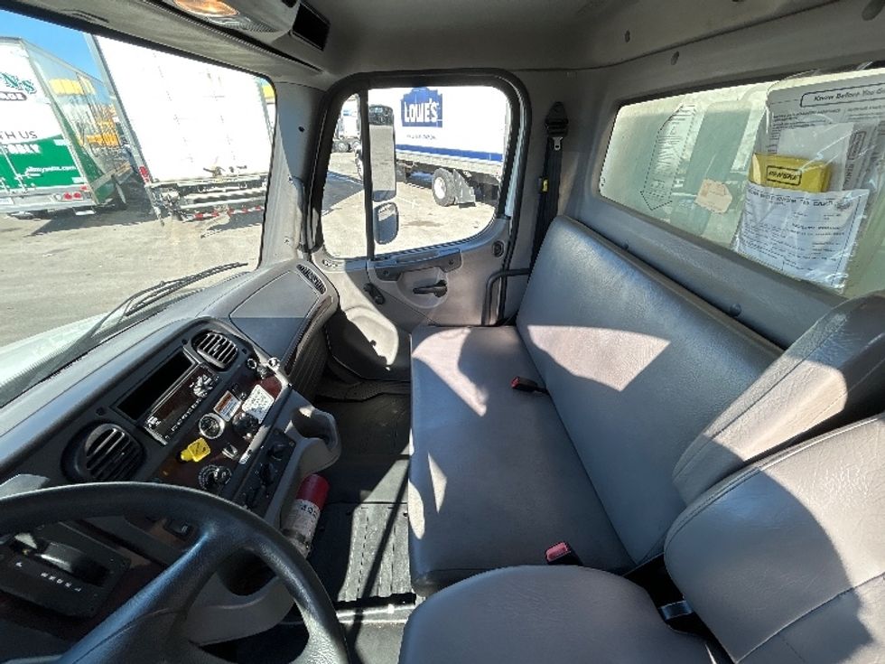 Medium Duty Box Truck-Light and Medium Duty Trucks-Freightliner-2020-M2-Louisville-KY-227,443\n\t\tmiles-$ 54,250 - Image 19