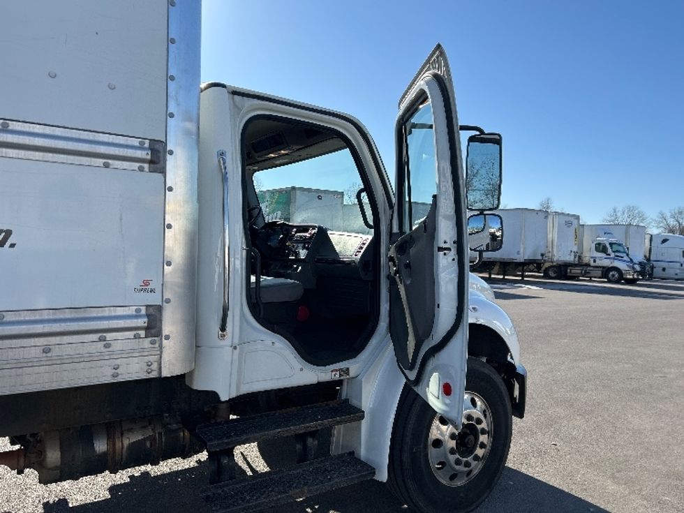 Medium Duty Box Truck-Light and Medium Duty Trucks-Freightliner-2020-M2-Louisville-KY-227,443\n\t\tmiles-$ 54,250 - Image 20