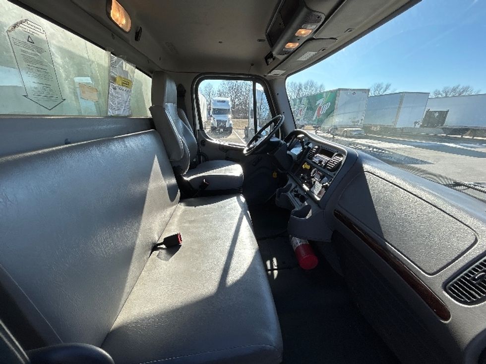 Medium Duty Box Truck-Light and Medium Duty Trucks-Freightliner-2020-M2-Louisville-KY-227,443\n\t\tmiles-$ 54,250 - Image 22