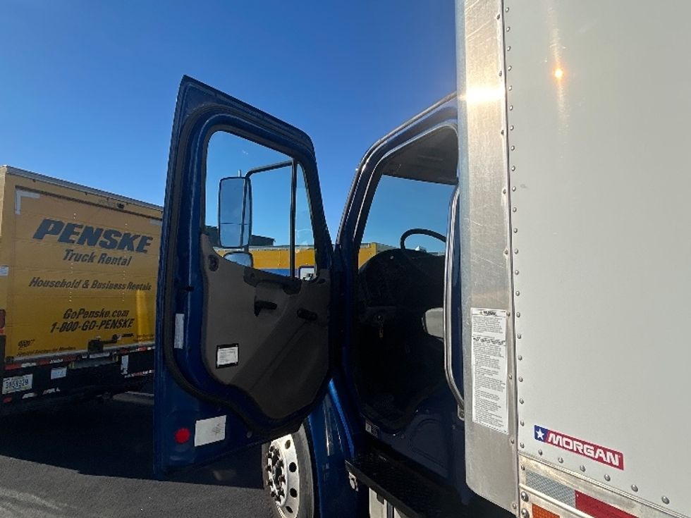 Medium Duty Box Truck-Light and Medium Duty Trucks-Freightliner-2020-M2-Louisville-KY-327,071\n\t\tmiles-$ 27,500 - Image 16