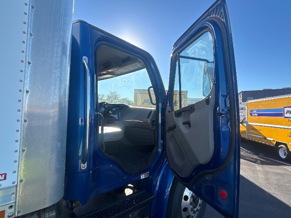 Medium Duty Box Truck-Light and Medium Duty Trucks-Freightliner-2020-M2-Louisville-KY-327,071\n\t\tmiles-$ 27,500 - Image 20