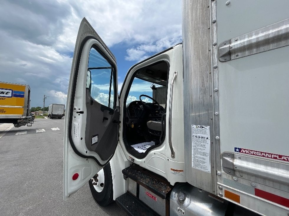 Medium Duty Box Truck-Light and Medium Duty Trucks-Freightliner-2020-M2-Lowell-AR-128,355\n\t\tmiles-$ 64,500 - Image 16