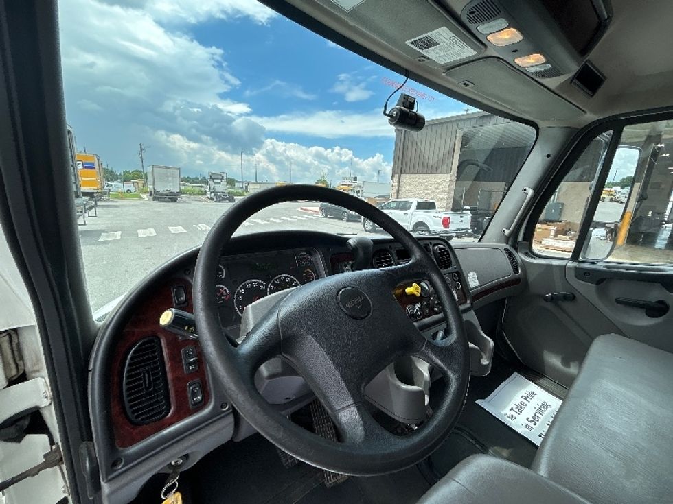 Medium Duty Box Truck-Light and Medium Duty Trucks-Freightliner-2020-M2-Lowell-AR-128,355\n\t\tmiles-$ 64,500 - Image 17