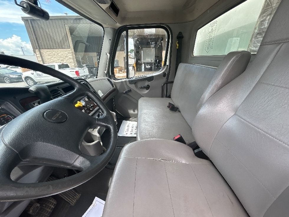 Medium Duty Box Truck-Light and Medium Duty Trucks-Freightliner-2020-M2-Lowell-AR-128,355\n\t\tmiles-$ 64,500 - Image 19