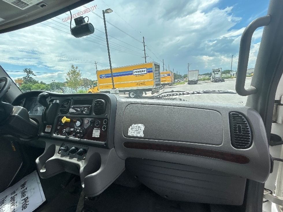 Medium Duty Box Truck-Light and Medium Duty Trucks-Freightliner-2020-M2-Lowell-AR-128,355\n\t\tmiles-$ 64,500 - Image 21