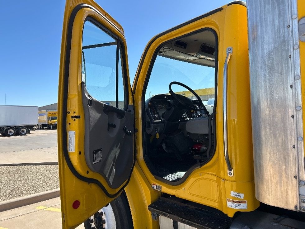 Medium Duty Box Truck-Light and Medium Duty Trucks-Freightliner-2020-M2-Lubbock-TX-180,884\n\t\tmiles-$ 41,250 - Image 16