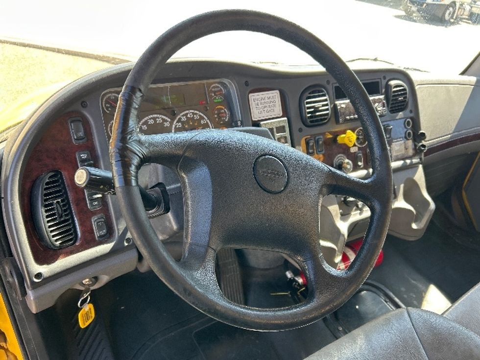 Medium Duty Box Truck-Light and Medium Duty Trucks-Freightliner-2020-M2-Lubbock-TX-180,884\n\t\tmiles-$ 41,250 - Image 17