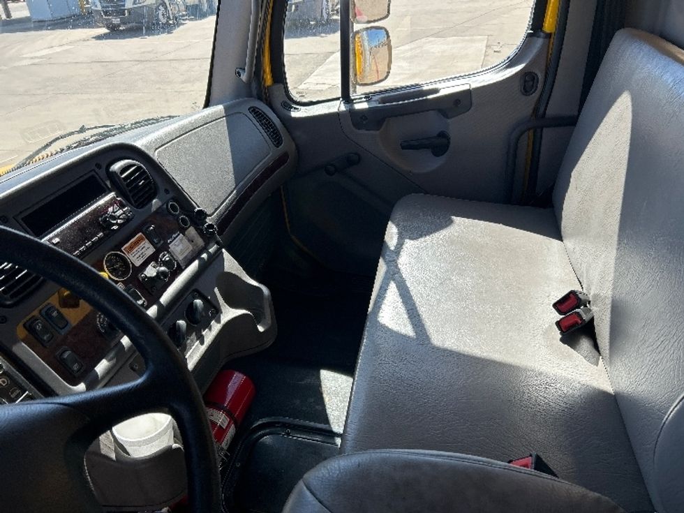Medium Duty Box Truck-Light and Medium Duty Trucks-Freightliner-2020-M2-Lubbock-TX-180,884\n\t\tmiles-$ 41,250 - Image 19