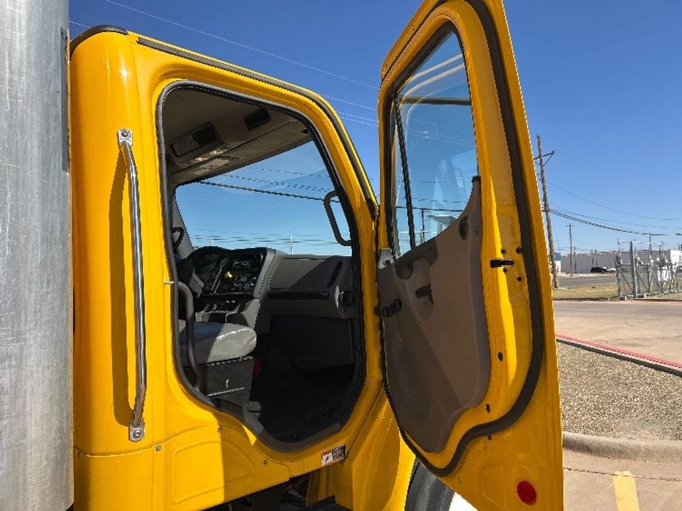 Medium Duty Box Truck-Light and Medium Duty Trucks-Freightliner-2020-M2-Lubbock-TX-180,884\n\t\tmiles-$ 41,250 - Image 20