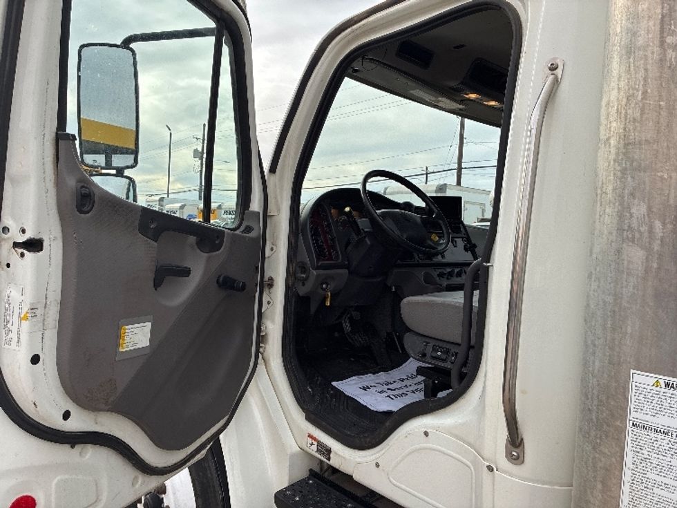 Medium Duty Box Truck-Light and Medium Duty Trucks-Freightliner-2020-M2-Lubbock-TX-240,879\n\t\tmiles-$ 39,750 - Image 16