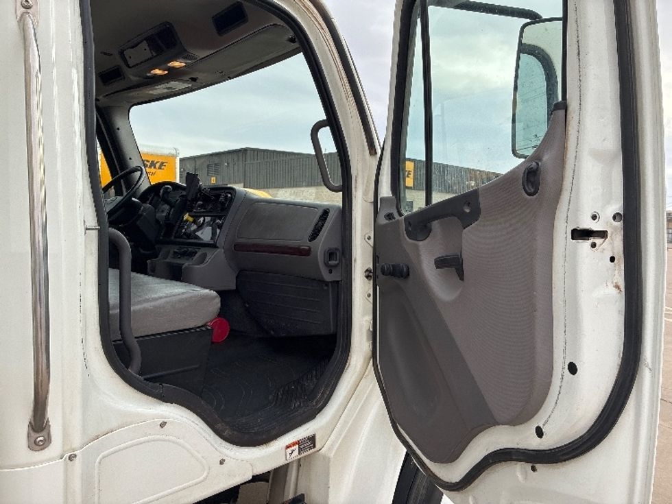 Medium Duty Box Truck-Light and Medium Duty Trucks-Freightliner-2020-M2-Lubbock-TX-240,879\n\t\tmiles-$ 39,750 - Image 20