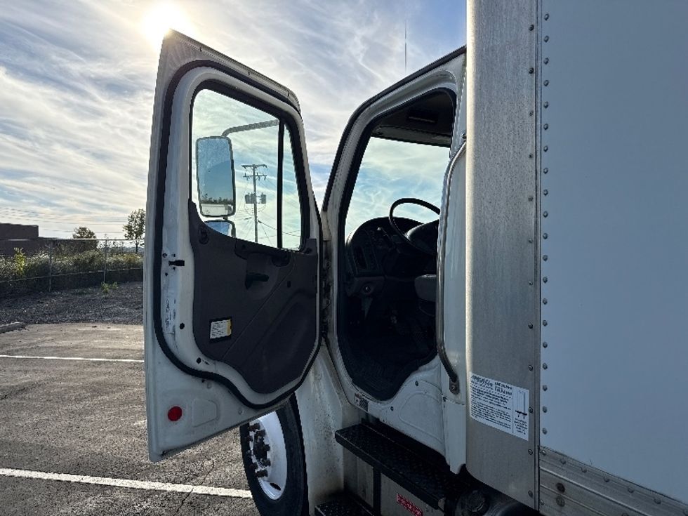 Medium Duty Box Truck-Light and Medium Duty Trucks-Freightliner-2020-M2-Mansfield-OH-169,741\n\t\tmiles-$ 50,500 - Image 16