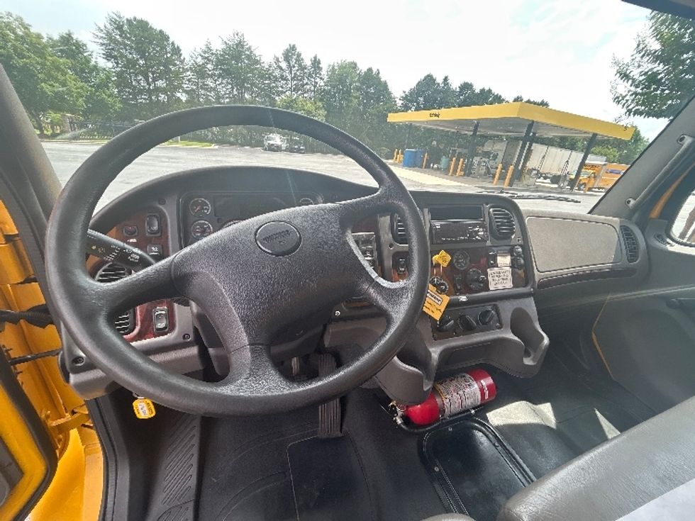 Medium Duty Box Truck-Light and Medium Duty Trucks-Freightliner-2020-M2-Martinsville-VA-174,563\n\t\tmiles-$ 47,250 - Image 13