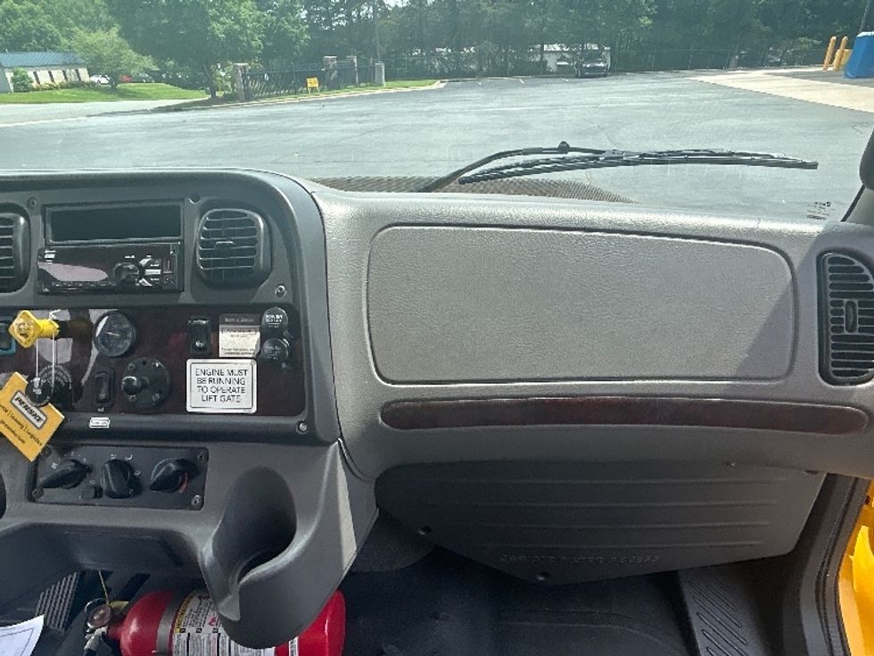 Medium Duty Box Truck-Light and Medium Duty Trucks-Freightliner-2020-M2-Martinsville-VA-174,563\n\t\tmiles-$ 47,250 - Image 17