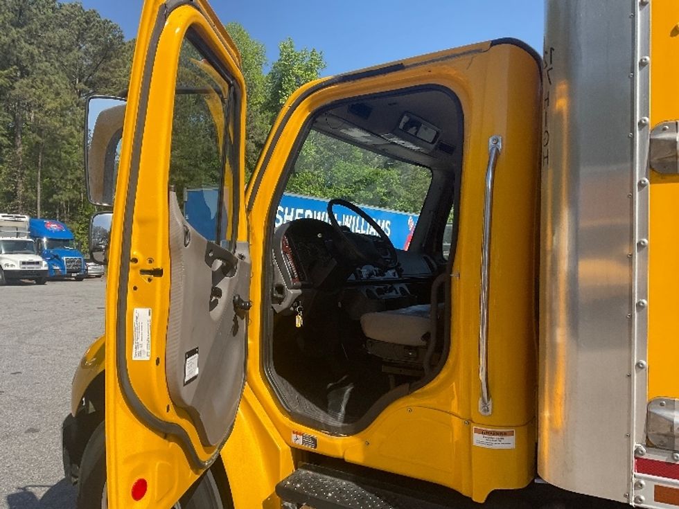 Medium Duty Box Truck-Light and Medium Duty Trucks-Freightliner-2020-M2-Mcdonough-GA-128,614\n\t\tmiles-$ 59,500 - Image 16
