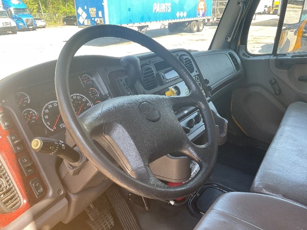 Medium Duty Box Truck-Light and Medium Duty Trucks-Freightliner-2020-M2-Mcdonough-GA-128,614\n\t\tmiles-$ 59,500 - Image 17