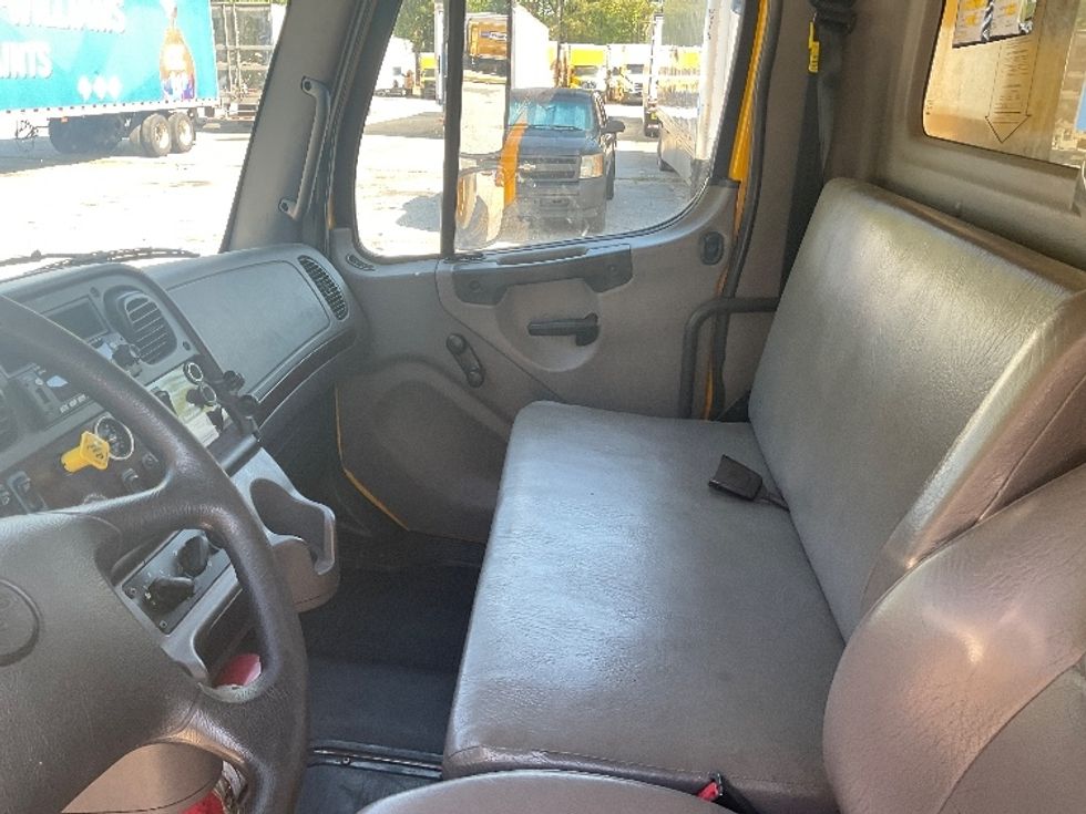 Medium Duty Box Truck-Light and Medium Duty Trucks-Freightliner-2020-M2-Mcdonough-GA-128,614\n\t\tmiles-$ 59,500 - Image 19