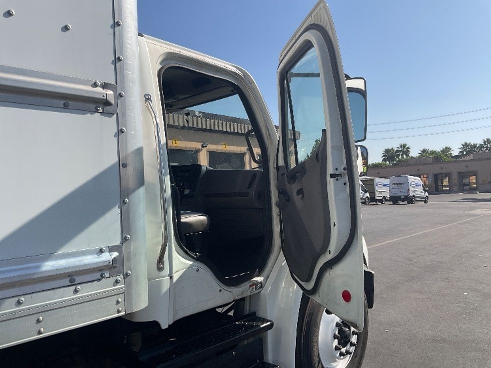 Medium Duty Box Truck-Light and Medium Duty Trucks-Freightliner-2020-M2-Mcdonough-GA-186,532\n\t\tmiles-$ 49,000 - Image 20