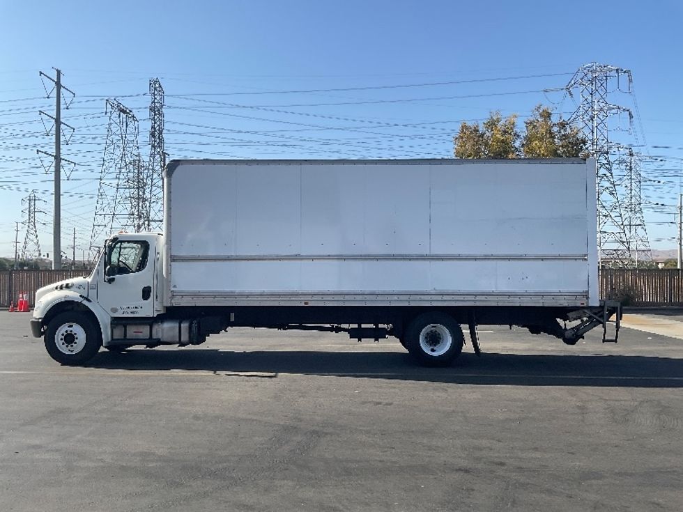 Medium Duty Box Truck-Light and Medium Duty Trucks-Freightliner-2020-M2-Mcdonough-GA-186,532\n\t\tmiles-$ 49,000 - Image 4