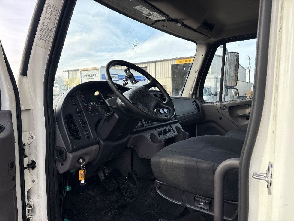 Medium Duty Box Truck-Light and Medium Duty Trucks-Freightliner-2020-M2-Mebane-NC-147,643\n\t\tmiles-$ 70,500 - Image 16