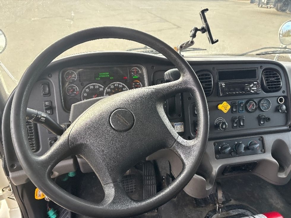 Medium Duty Box Truck-Light and Medium Duty Trucks-Freightliner-2020-M2-Mebane-NC-147,643\n\t\tmiles-$ 70,500 - Image 18