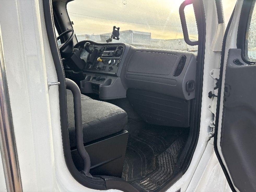 Medium Duty Box Truck-Light and Medium Duty Trucks-Freightliner-2020-M2-Mebane-NC-147,643\n\t\tmiles-$ 70,500 - Image 20