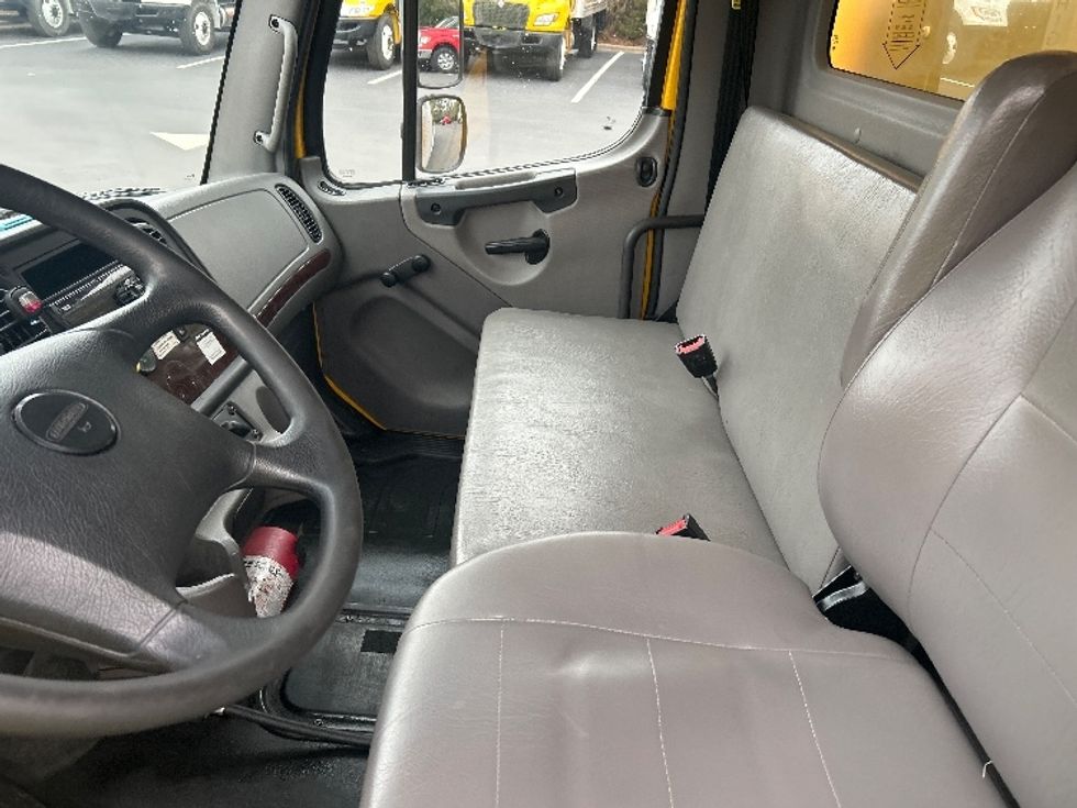 Medium Duty Box Truck-Light and Medium Duty Trucks-Freightliner-2020-M2-Mebane-NC-175,301\n\t\tmiles-$ 38,250 - Image 19