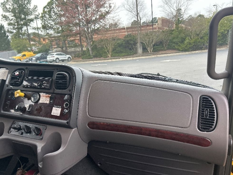 Medium Duty Box Truck-Light and Medium Duty Trucks-Freightliner-2020-M2-Mebane-NC-175,301\n\t\tmiles-$ 38,250 - Image 21