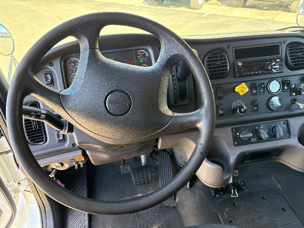 Medium Duty Box Truck-Light and Medium Duty Trucks-Freightliner-2020-M2-Mebane-NC-187,040\n\t\tmiles-$ 67,500 - Image 17