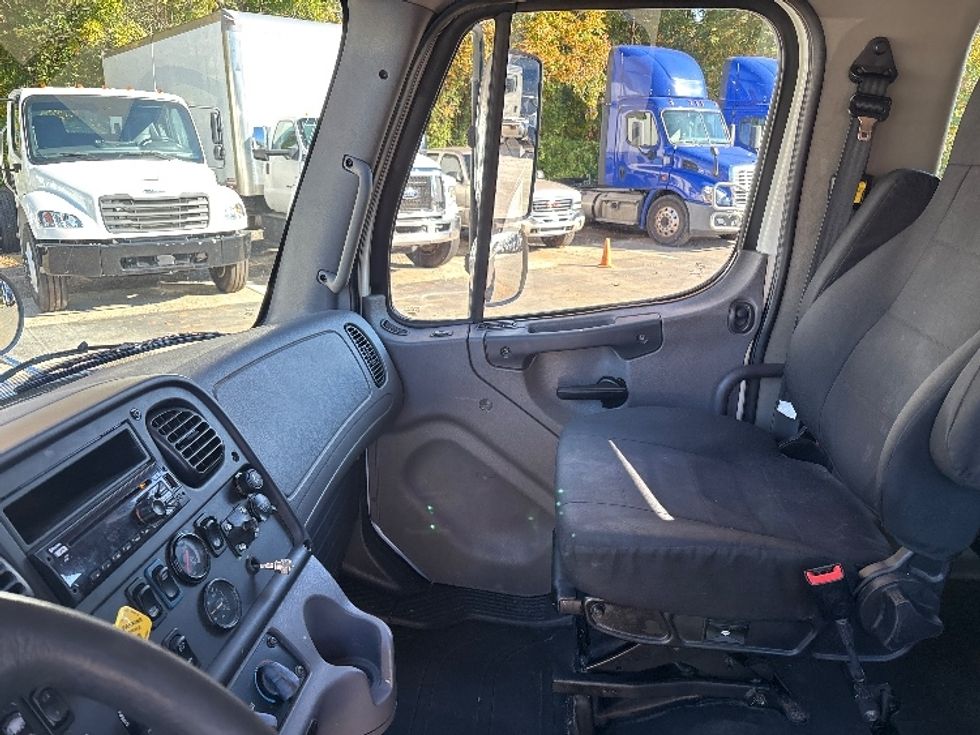 Medium Duty Box Truck-Light and Medium Duty Trucks-Freightliner-2020-M2-Mebane-NC-187,040\n\t\tmiles-$ 67,500 - Image 18