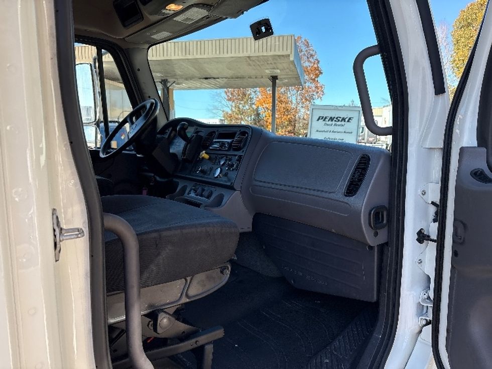 Medium Duty Box Truck-Light and Medium Duty Trucks-Freightliner-2020-M2-Mebane-NC-187,040\n\t\tmiles-$ 67,500 - Image 19