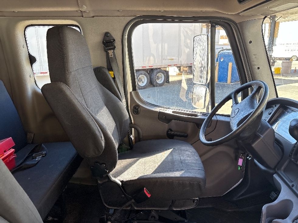 Medium Duty Box Truck-Light and Medium Duty Trucks-Freightliner-2020-M2-Mebane-NC-187,040\n\t\tmiles-$ 67,500 - Image 21