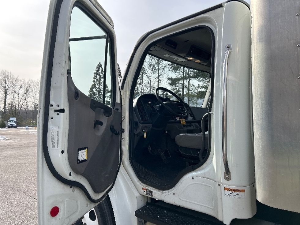 Medium Duty Box Truck-Light and Medium Duty Trucks-Freightliner-2020-M2-Mebane-NC-204,868\n\t\tmiles-$ 45,750 - Image 16