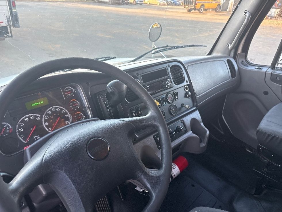 Medium Duty Box Truck-Light and Medium Duty Trucks-Freightliner-2020-M2-Mebane-NC-224,066\n\t\tmiles-$ 62,000 - Image 16