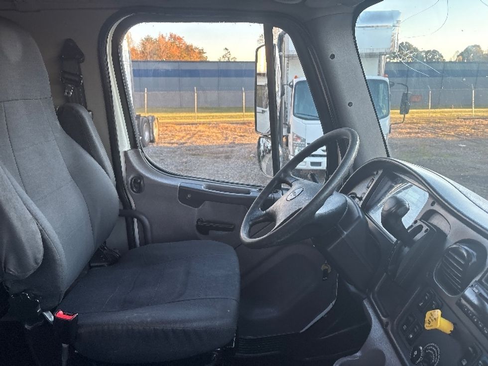 Medium Duty Box Truck-Light and Medium Duty Trucks-Freightliner-2020-M2-Mebane-NC-224,066\n\t\tmiles-$ 62,000 - Image 21