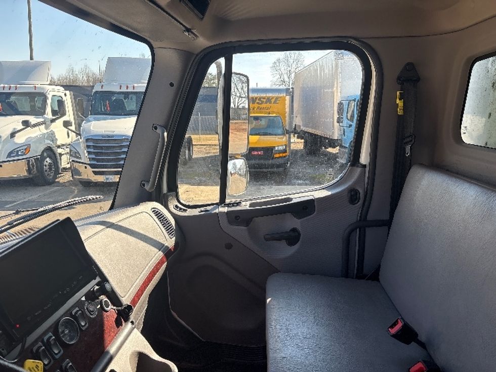 Medium Duty Box Truck-Light and Medium Duty Trucks-Freightliner-2020-M2-Mebane-NC-227,466\n\t\tmiles-$ 47,250 - Image 19