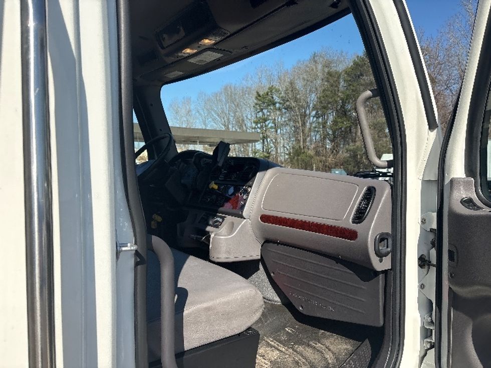 Medium Duty Box Truck-Light and Medium Duty Trucks-Freightliner-2020-M2-Mebane-NC-227,466\n\t\tmiles-$ 47,250 - Image 20