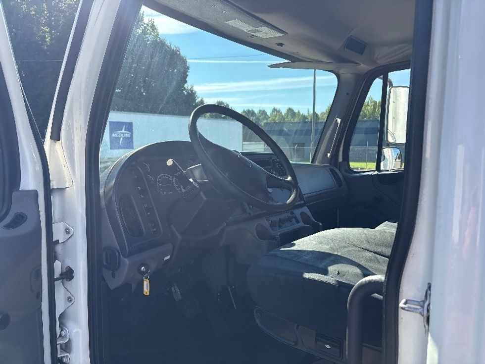 Medium Duty Box Truck-Light and Medium Duty Trucks-Freightliner-2020-M2-Mebane-NC-240,434\n\t\tmiles-$ 50,250 - Image 16