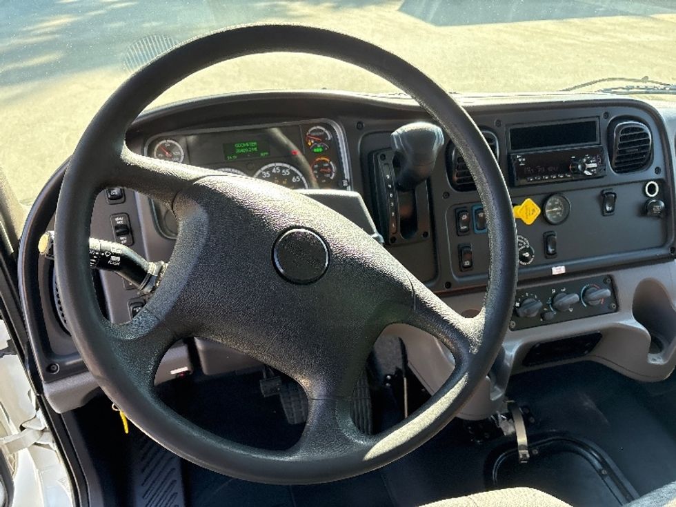 Medium Duty Box Truck-Light and Medium Duty Trucks-Freightliner-2020-M2-Mebane-NC-240,434\n\t\tmiles-$ 50,250 - Image 18