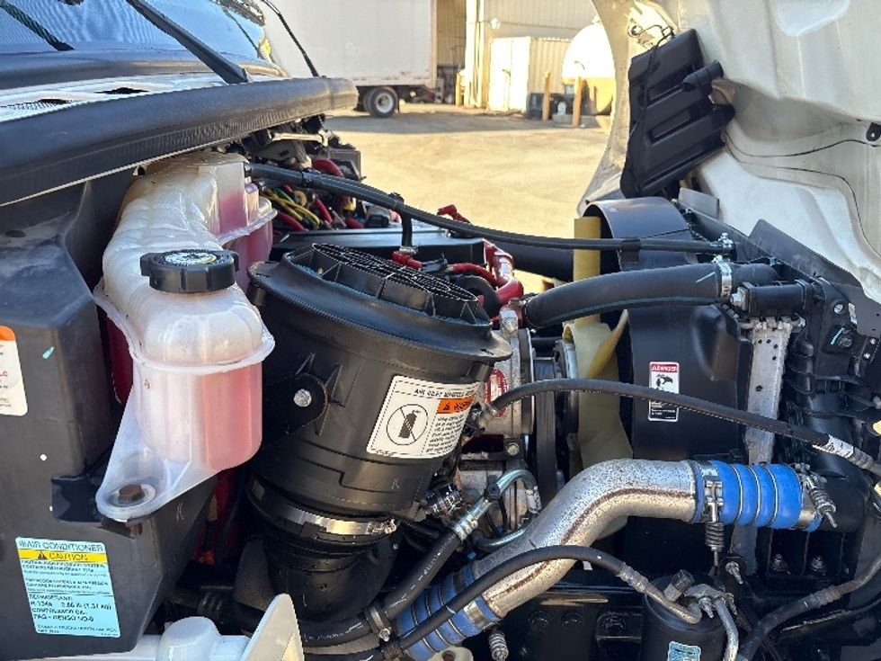 Medium Duty Box Truck-Light and Medium Duty Trucks-Freightliner-2020-M2-Mebane-NC-299,489\n\t\tmiles-$ 48,250 - Image 22