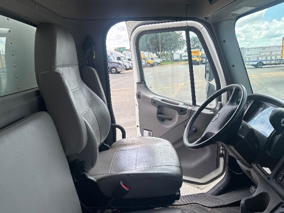 Medium Duty Box Truck-Light and Medium Duty Trucks-Freightliner-2020-M2-Mebane-NC-63,599\n\t\tmiles-$ 56,250 - Image 22