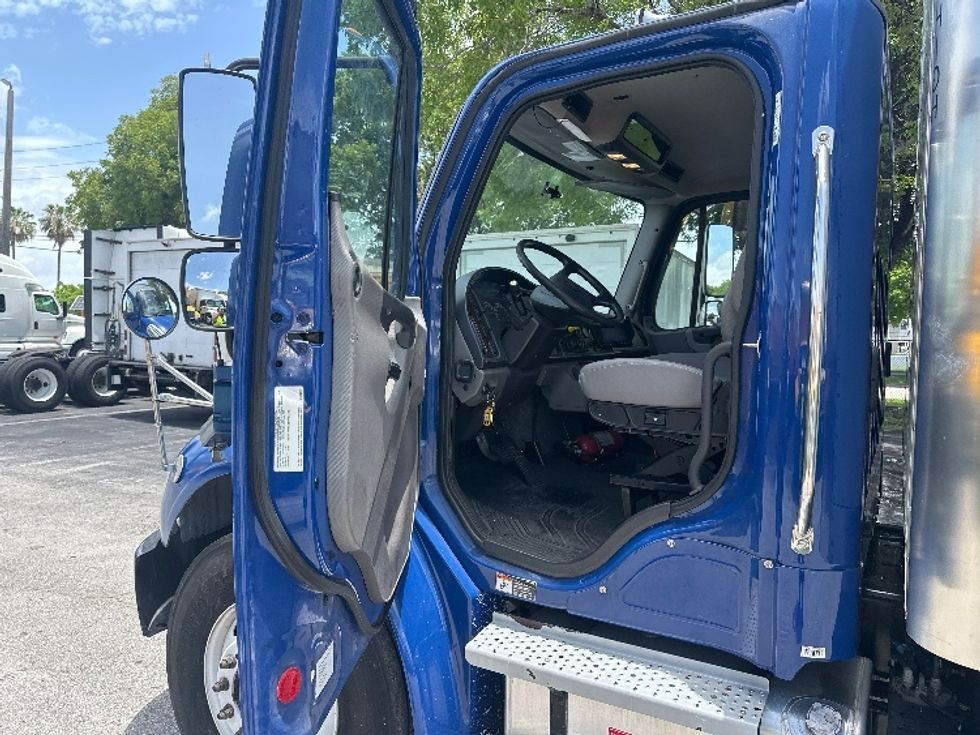 Medium Duty Box Truck-Light and Medium Duty Trucks-Freightliner-2020-M2-Medley-FL-114,142\n\t\tmiles-$ 67,500 - Image 13