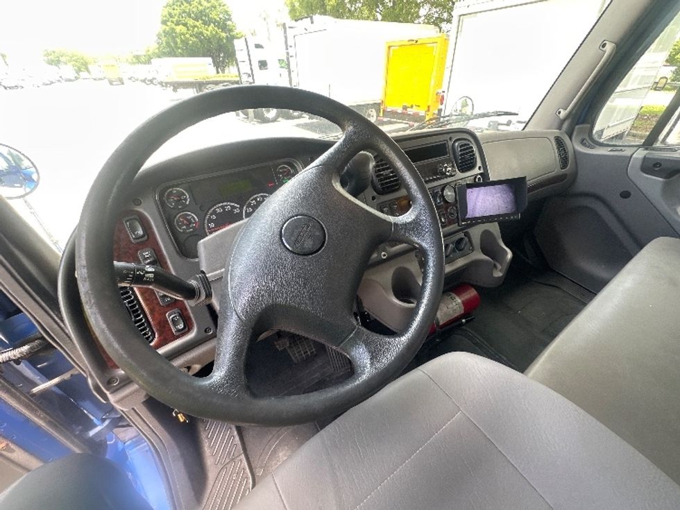 Medium Duty Box Truck-Light and Medium Duty Trucks-Freightliner-2020-M2-Medley-FL-114,142\n\t\tmiles-$ 67,500 - Image 14