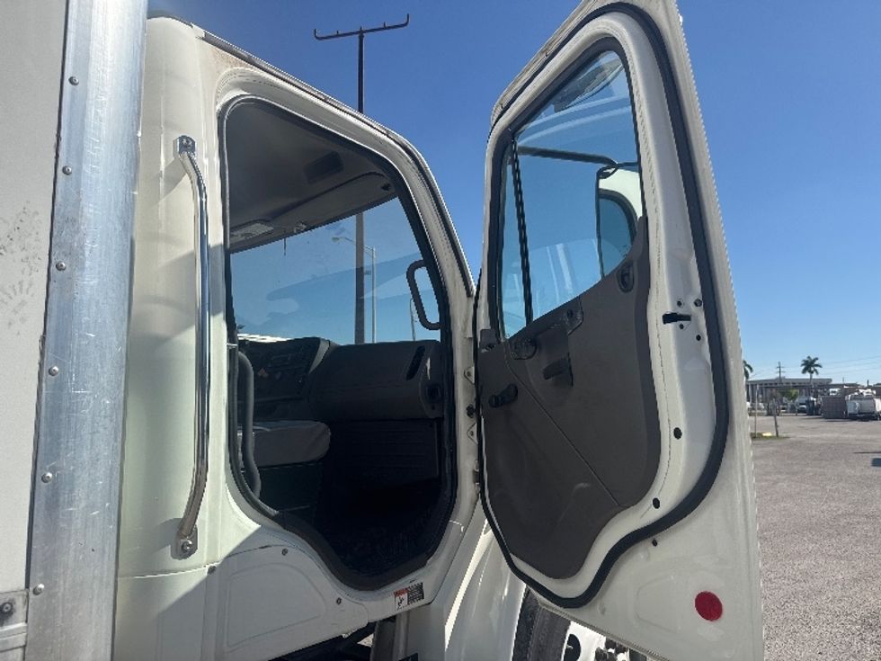 Medium Duty Box Truck-Light and Medium Duty Trucks-Freightliner-2020-M2-Medley-FL-169,374\n\t\tmiles-$ 56,750 - Image 20