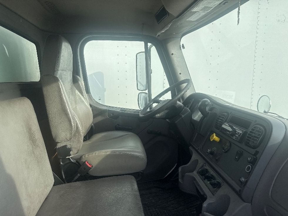 Medium Duty Box Truck-Light and Medium Duty Trucks-Freightliner-2020-M2-Medley-FL-169,374\n\t\tmiles-$ 56,750 - Image 22