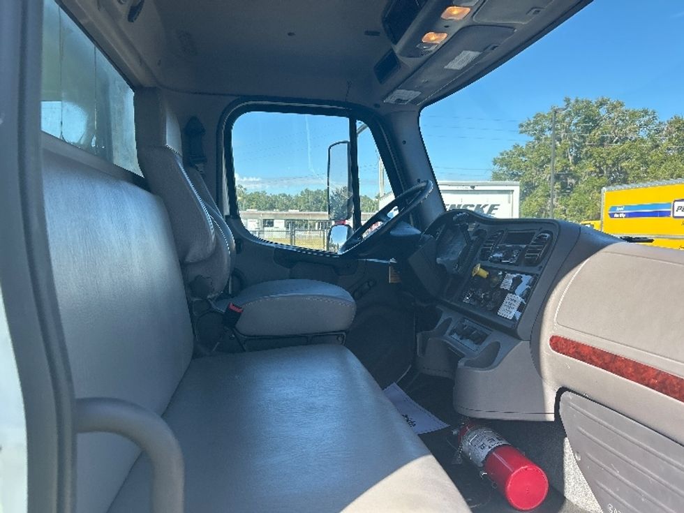 Medium Duty Box Truck-Light and Medium Duty Trucks-Freightliner-2020-M2-Medley-FL-172,917\n\t\tmiles-$ 52,000 - Image 22