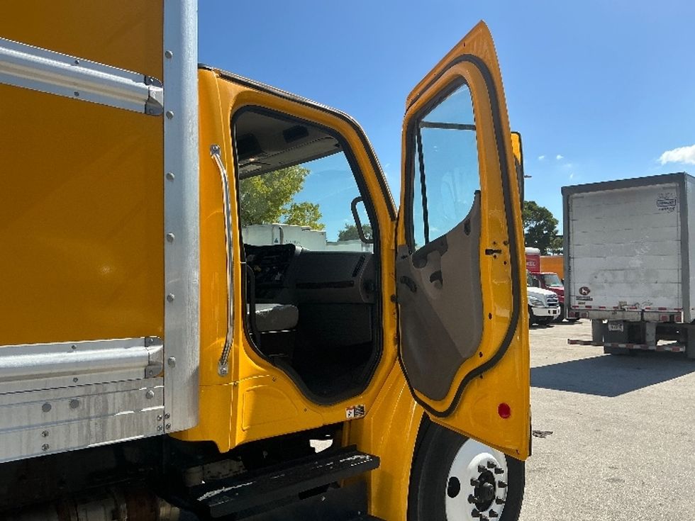 Medium Duty Box Truck-Light and Medium Duty Trucks-Freightliner-2020-M2-Medley-FL-190,709\n\t\tmiles-$ 35,000 - Image 14