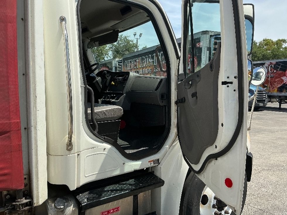 Medium Duty Box Truck-Light and Medium Duty Trucks-Freightliner-2020-M2-Medley-FL-212,251\n\t\tmiles-$ 37,250 - Image 17