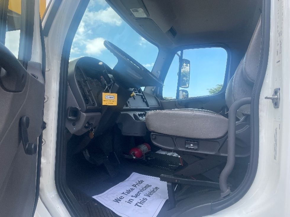Medium Duty Box Truck-Light and Medium Duty Trucks-Freightliner-2020-M2-Medley-FL-224,962\n\t\tmiles-$ 30,750 - Image 16
